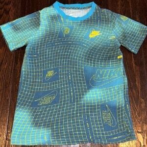 Nike the Nike Tee bleu and yellow graphic tshirt size large